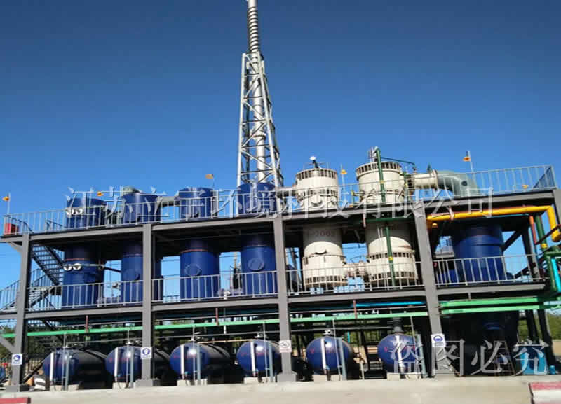 Treatment of fluorine and chlorine containing waste liquid